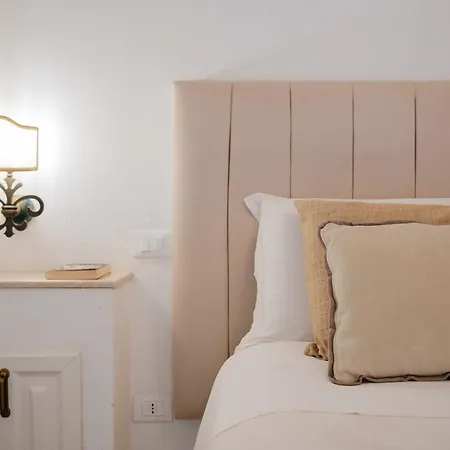 Relais La Casa Del Poeta 3*