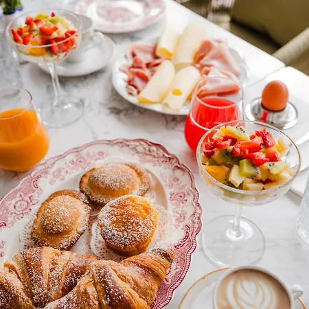 Relais La Casa Del Poeta 住宿加早餐酒店 3*
